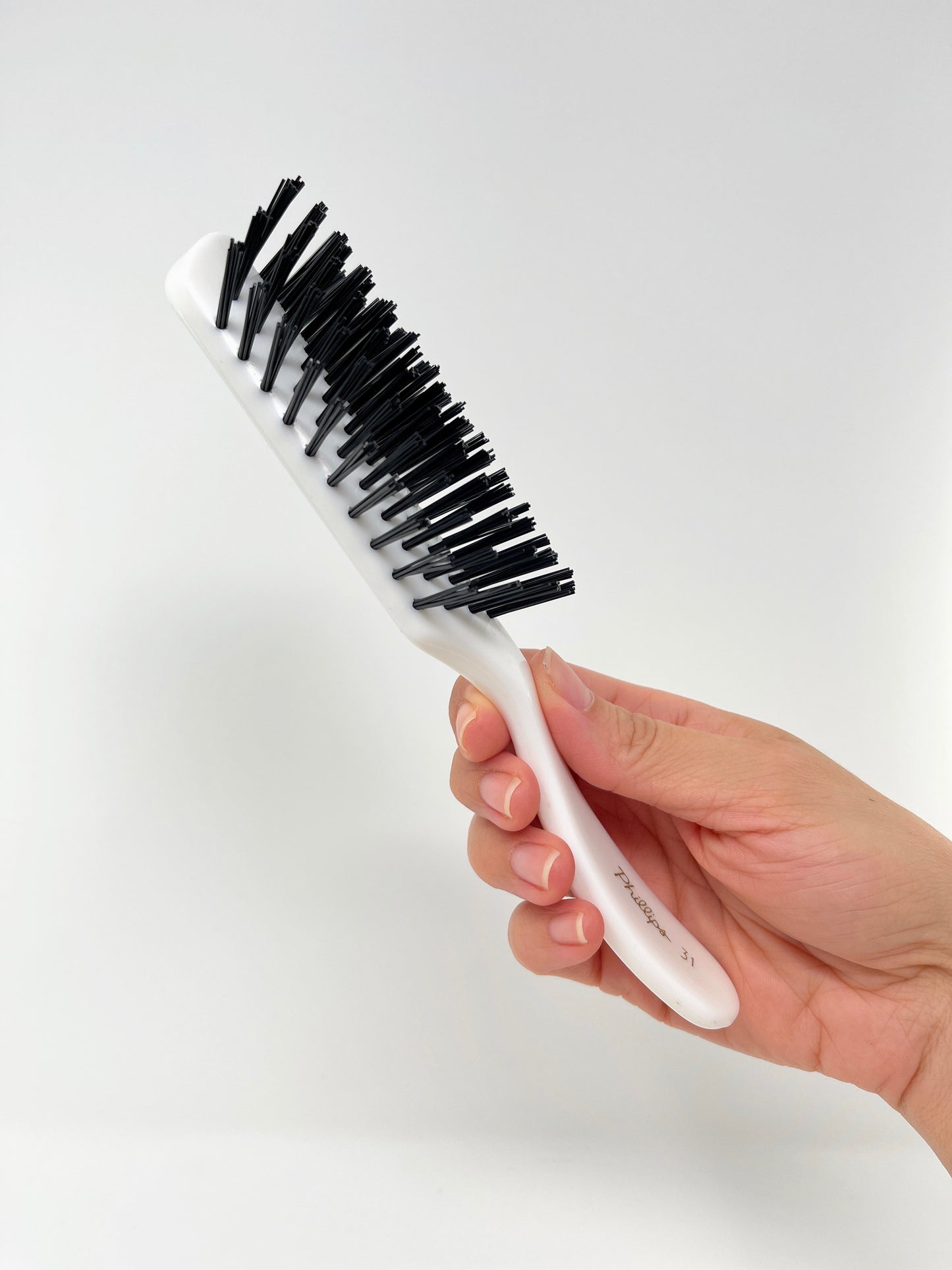Phillips Brush 31 Nylon Bristles Hair Brush 7 Row Style Brush White 1 Pc
